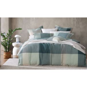 SADIE FOREST QUEEN QUILT COVER SET - LOGAN & MASON