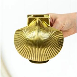 SCALLOP SHELL DOOR KNOCKER BRASS